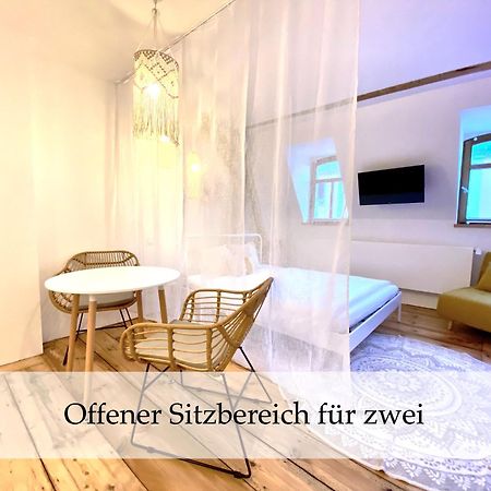 Zentrale 1-Zimmer-Ferienwohnung Mit Digitalem Check In Hof  Exterior foto